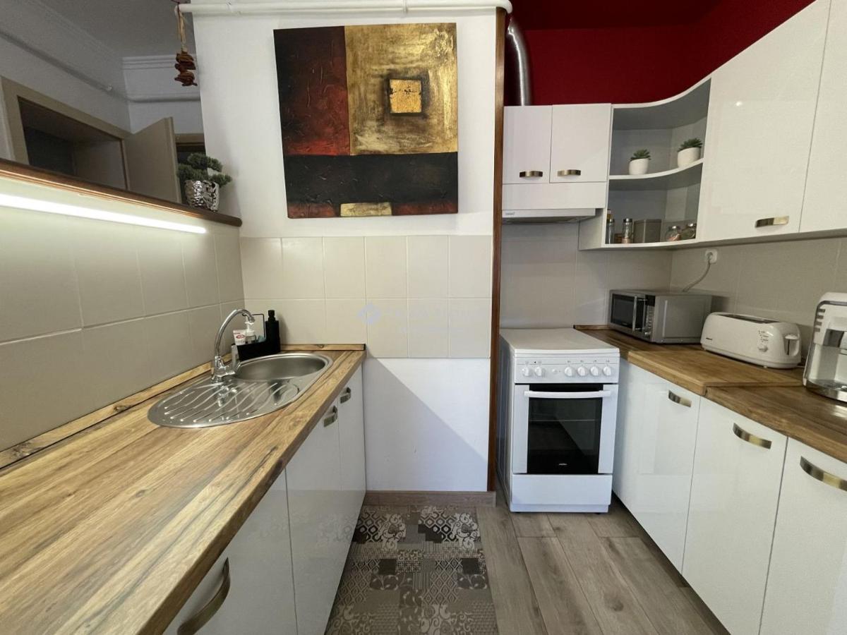YBS Apartman - Housity