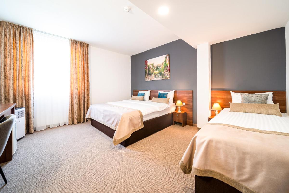 Hotel RK - Housity