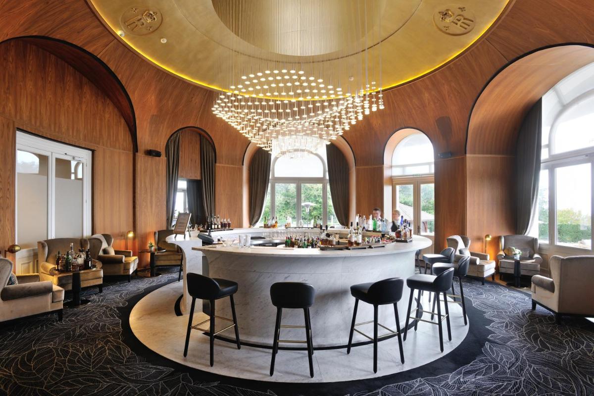Coin salon dans l'établissement Hôtel Royal