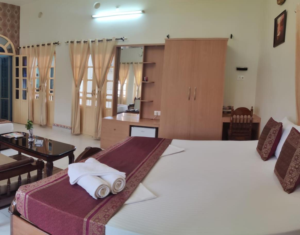 Shiva Ganges View Guest House - Housity