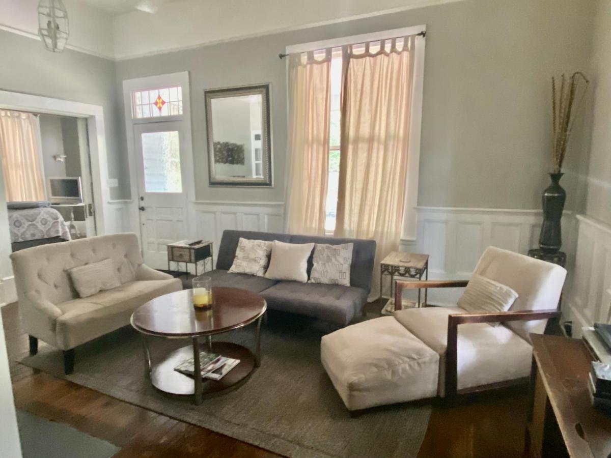 Classic/Modern Downtown Home - Housity