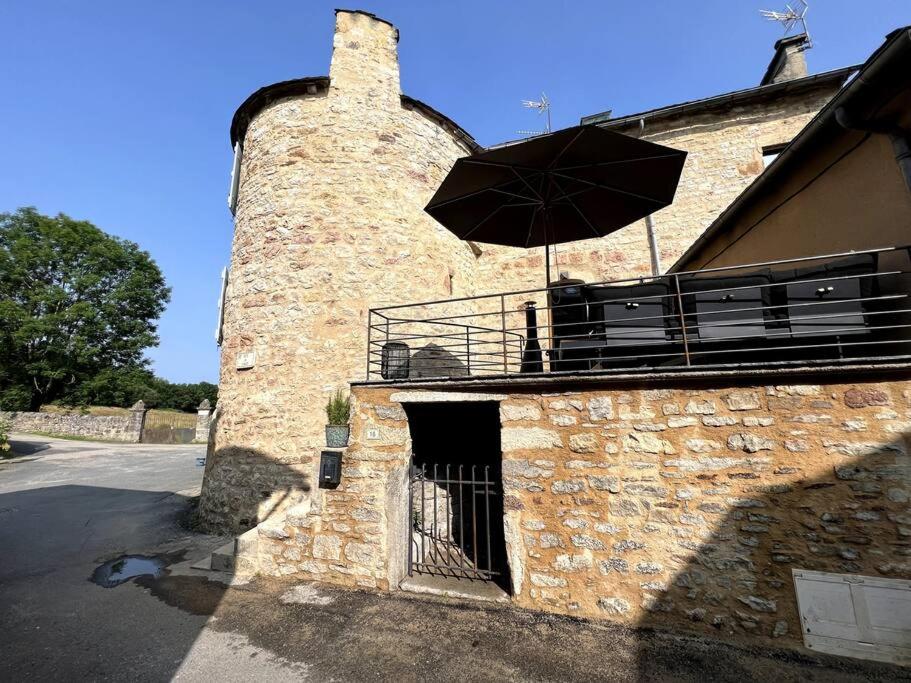 Charming House in Gorgeous, Quiet Village in the Aveyron countryside - Housity