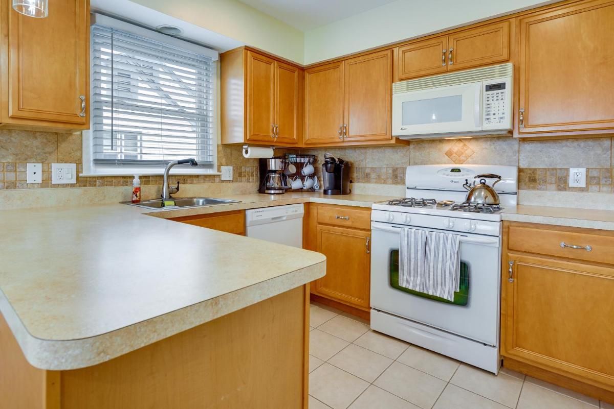 Brigantine Getaway Walk to the Beach! - Housity