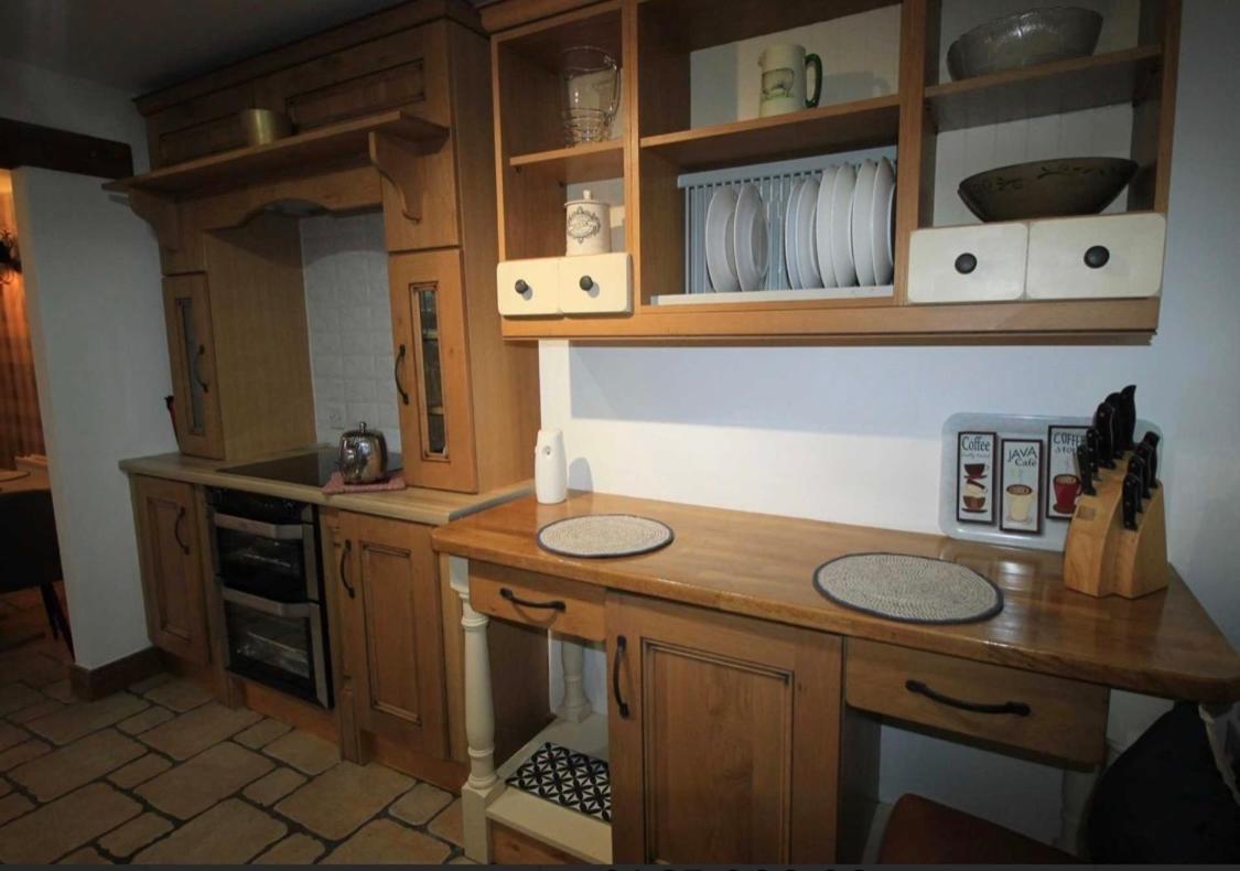 Anne's Rose Cottage - Housity