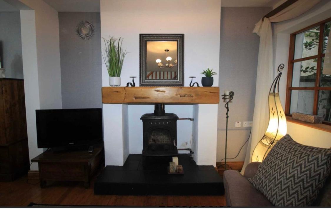 Anne's Rose Cottage - Housity