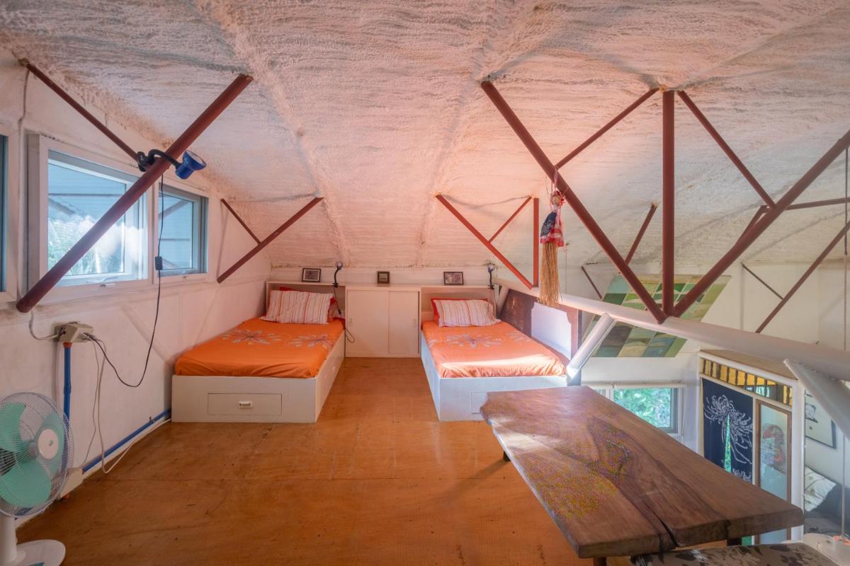 Private Nature Retreat w/Brick Oven & Hiking - Housity