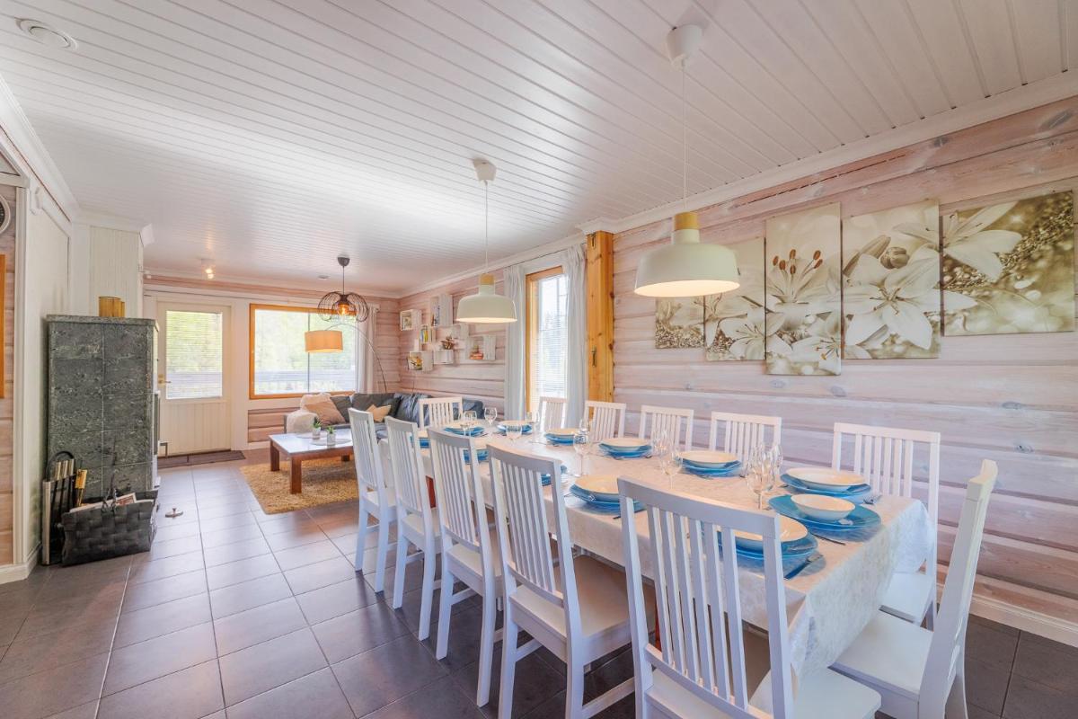 Villa Sahiranta paljulla, 8-12 henkilölle - Housity