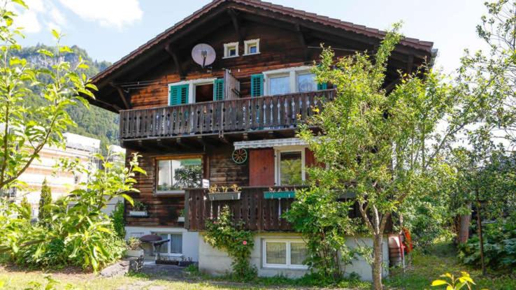 Diese einfache Unterkunft- Bergheimat ist nur für Backpacker- Rucksacktouristen und Radfahrer - Hüttenfeeling im Backpackerhoues- Ganz einfach - ganz unkompliziert - ganz relaxd - Housity