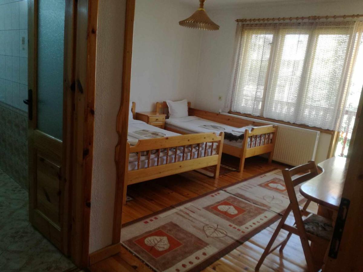 Къща за гости Станоеви - Housity