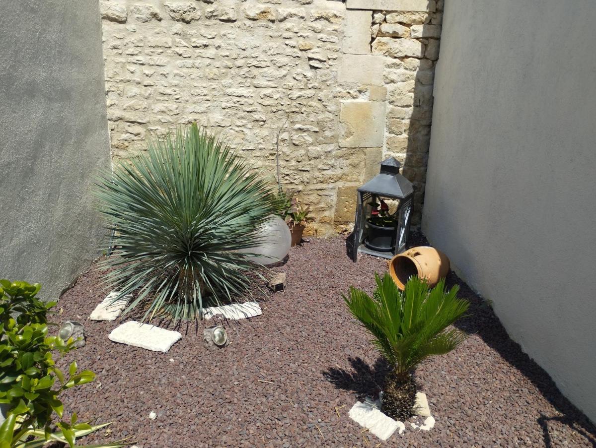 Suitetrails - Studio meublé et équipé avec jardin et terrasse privée