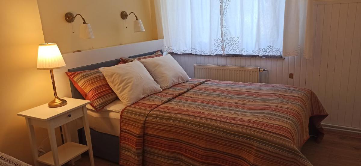 Pokoje Kwaskowa Góra 24 - Housity