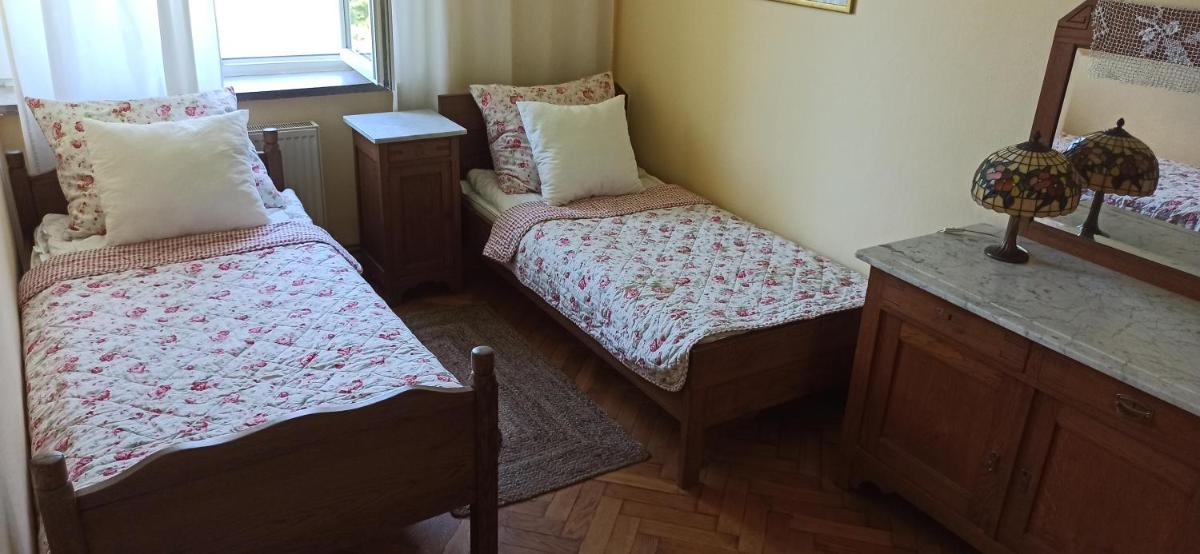 Pokoje Kwaskowa Góra 24 - Housity