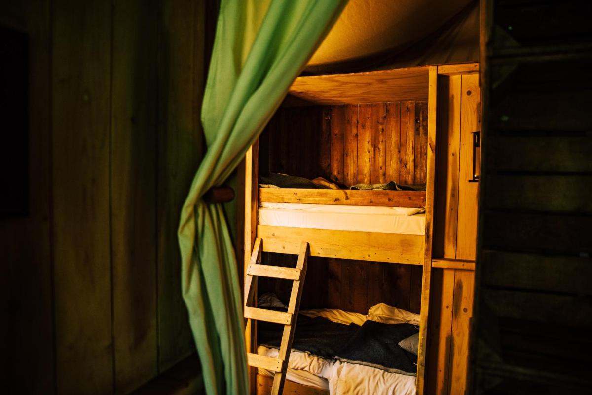 Layer Marney Tower Canvas Hideaway external shower - Housity