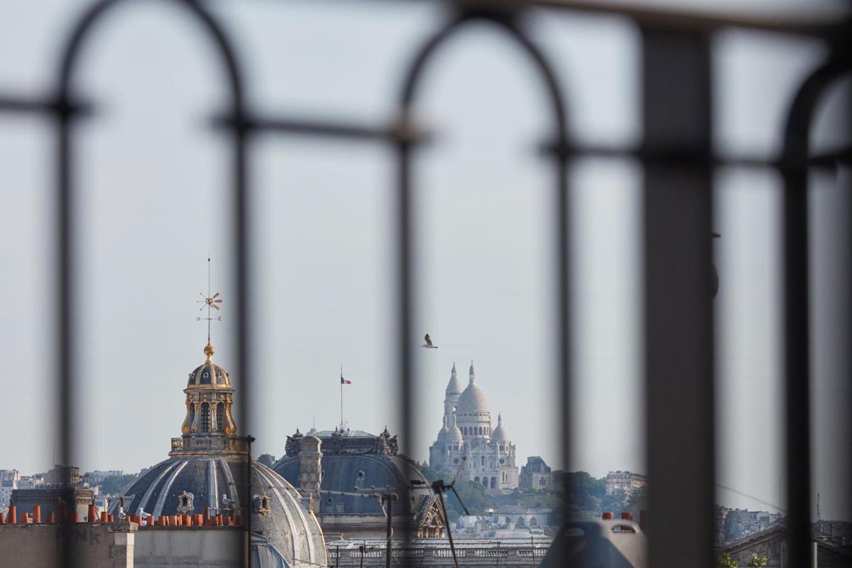 Vue générale sur Paris ou vue de la ville depuis l'hôtel