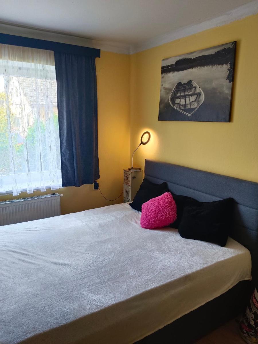 Haus am ende - wald ruhe Whirpool 10 min from prague - Housity