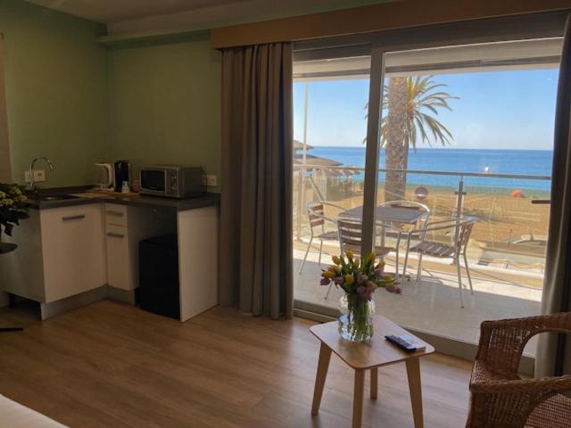 H Boutique la Caleta bay - Housity
