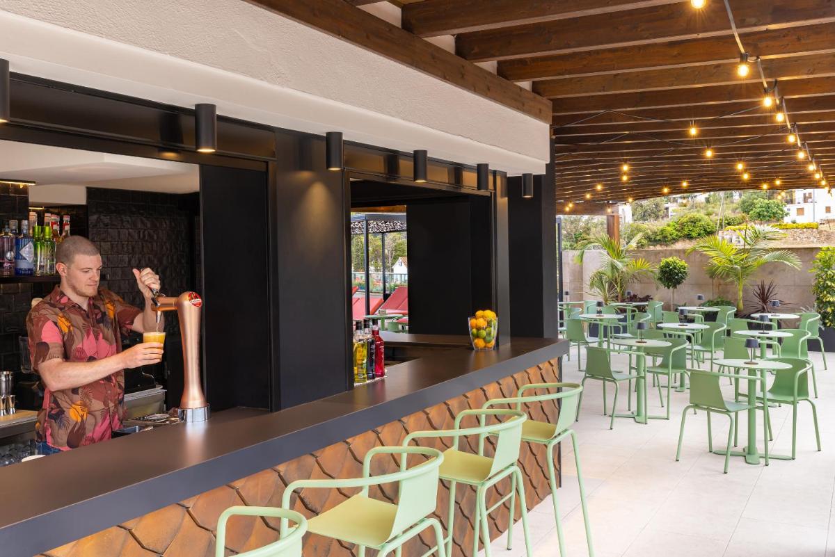 Clientes alojados en Golden Bahía de Tossa & Spa 4* Sup.