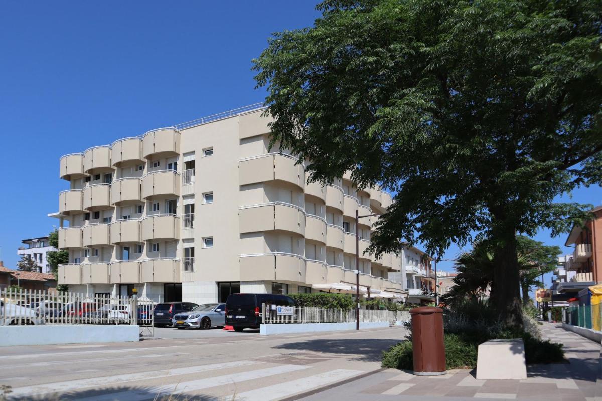 Hotel Graziella - Housity