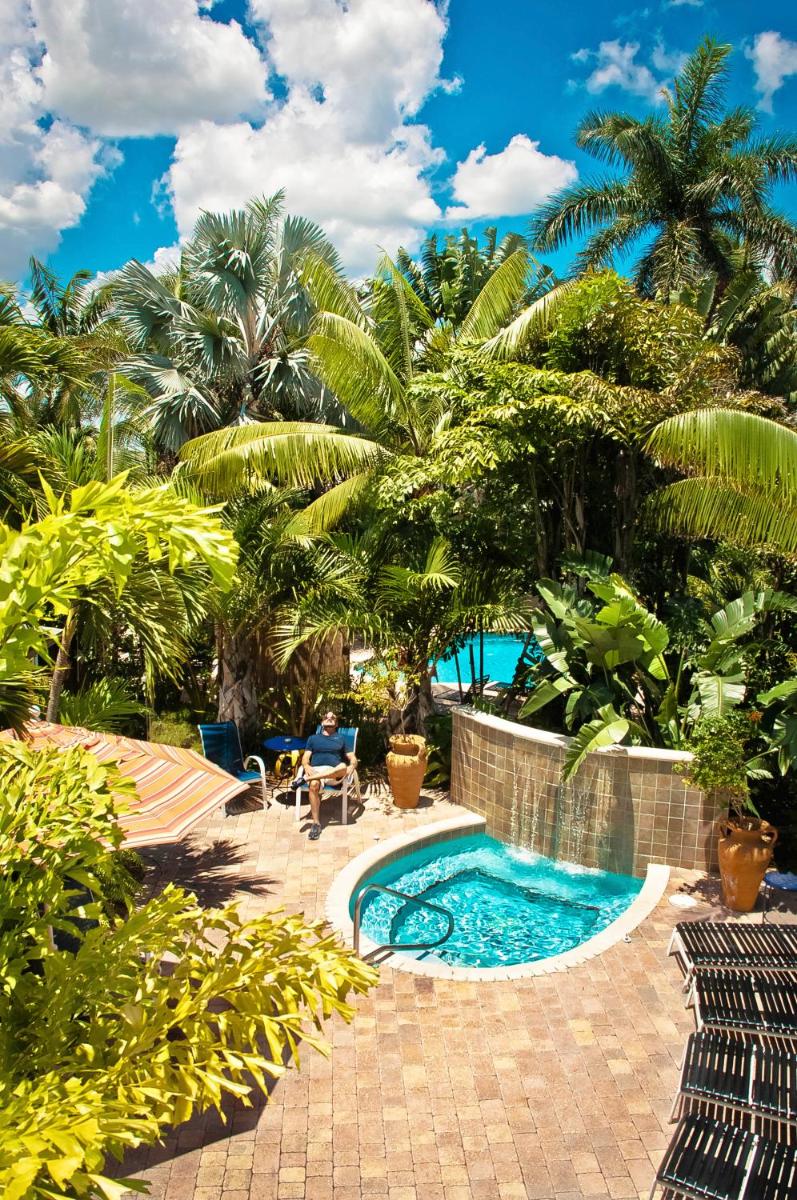 The Cabanas Guesthouse & Spa - Gay Resort catering to Gay Men - Housity