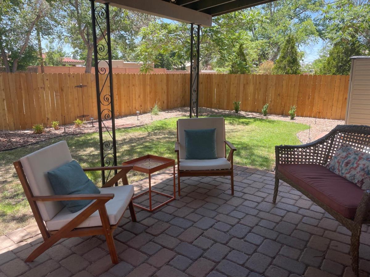 Vintage charm vacation home with modern comforts near Old Town - Housity