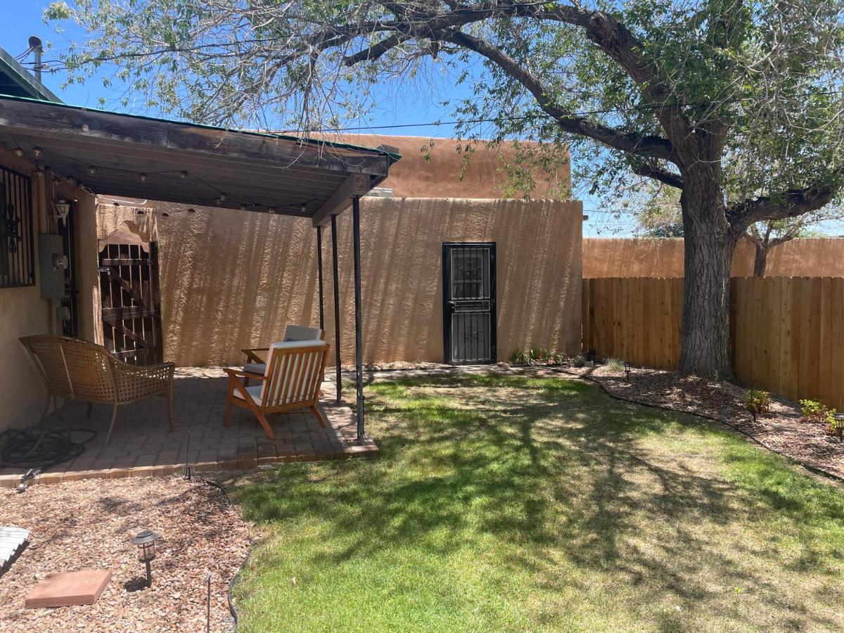 Vintage charm vacation home with modern comforts near Old Town - Housity