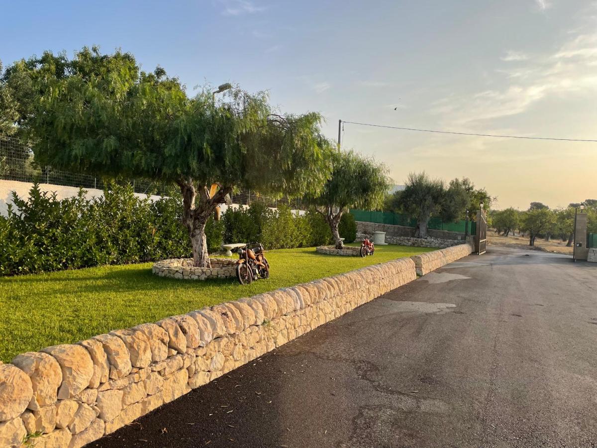 Villa CarmIano luxury bedrooms in Avola in the province of Syracuse with spa and swimming pool and wonderful seaview - Housity