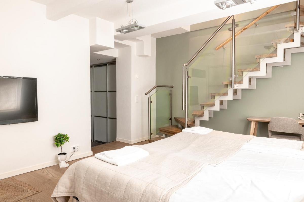 POISTA 2ndhomes Two Story Apt with Spa Close to the Sea - Housity