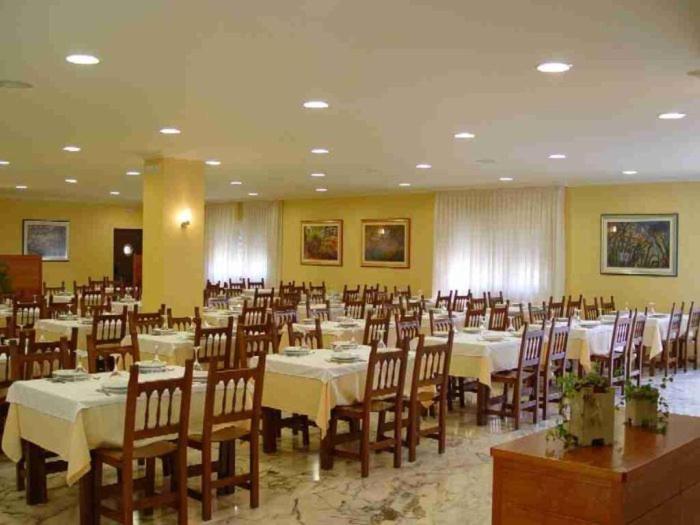Hotel Dinajan - Housity