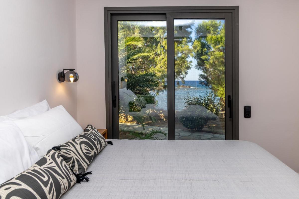 Unforgettable Tinos beach houses complex - Housity