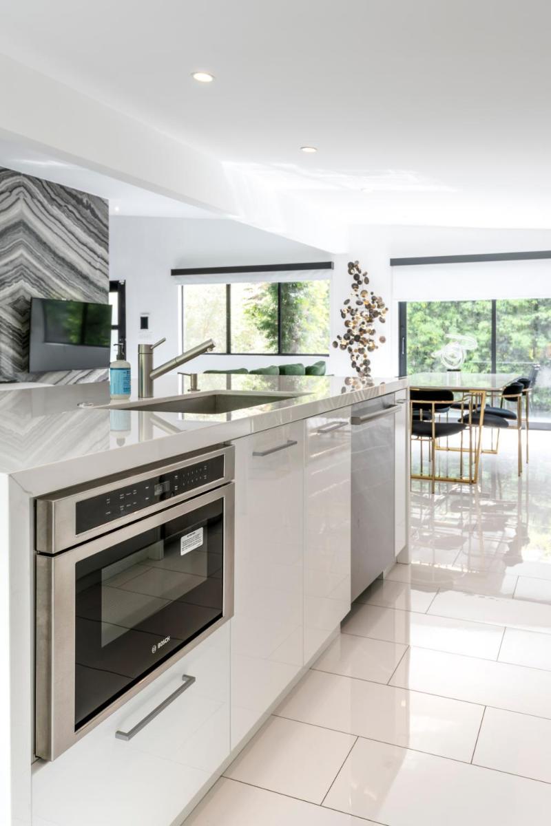 $3M Modern Hollywood New Construction Villa Oasis - Housity