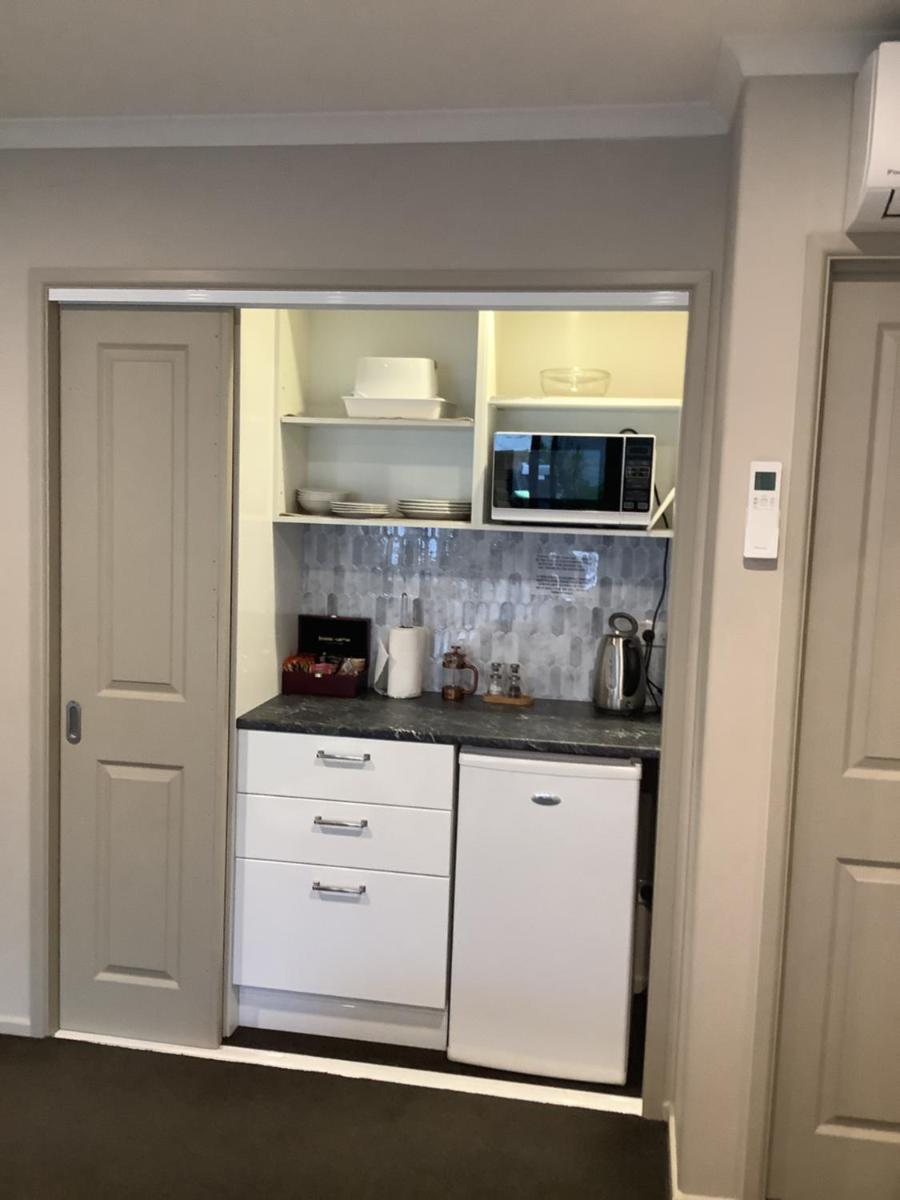 Cromwell Getaway - Housity