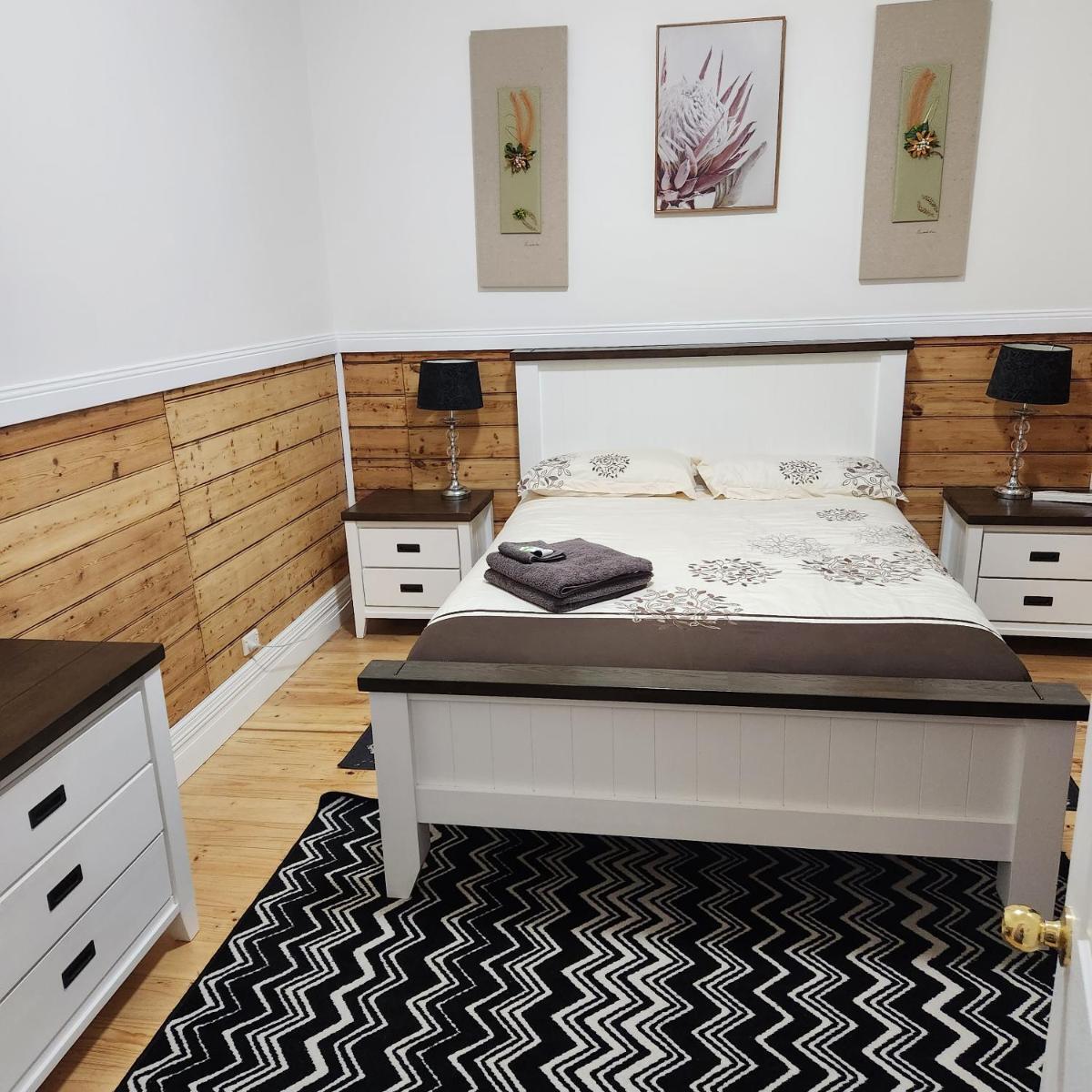 Suitetrails - City Villa 39 Blende st Broken Hill NSW 2880