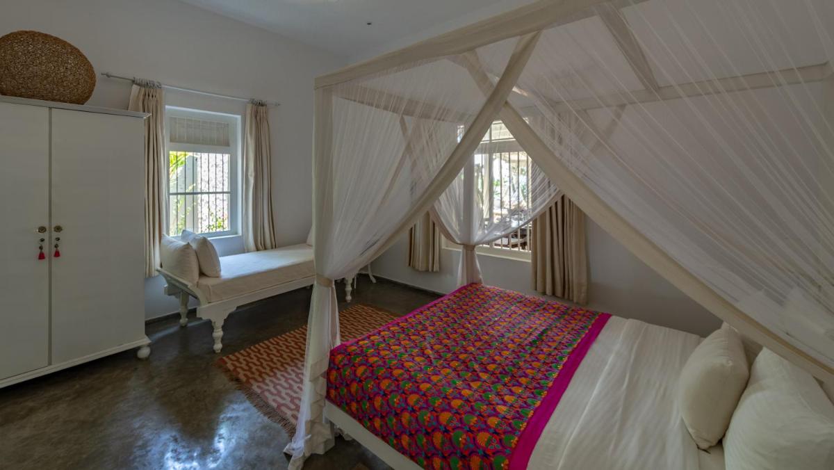 Taru Villas 906 - Hikkaduwa - Housity