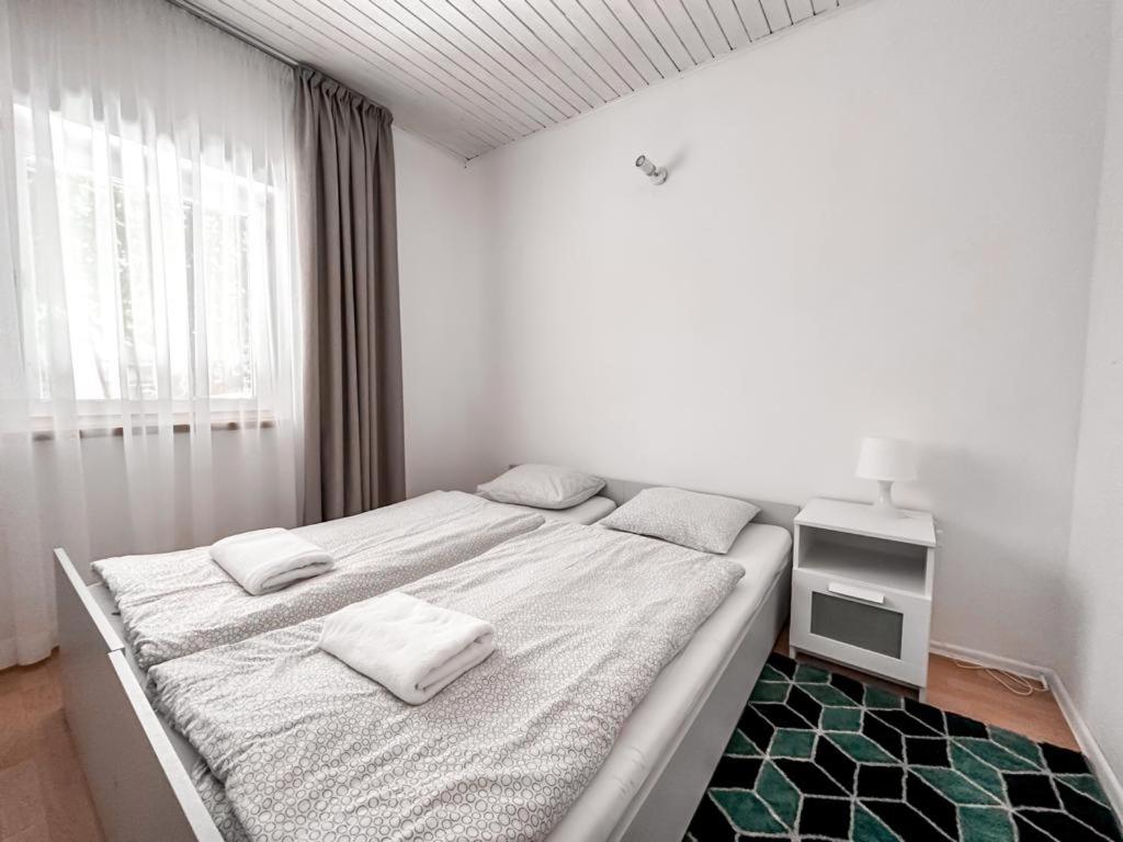 Summer House - Housity