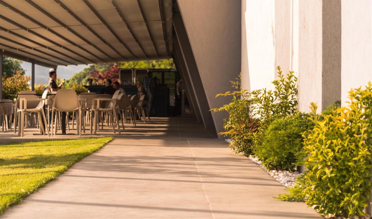 Hotel Arka - Housity