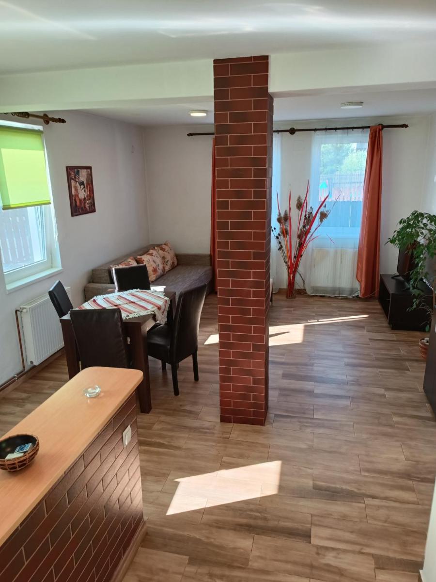 Lend apartman in the garden - Housity