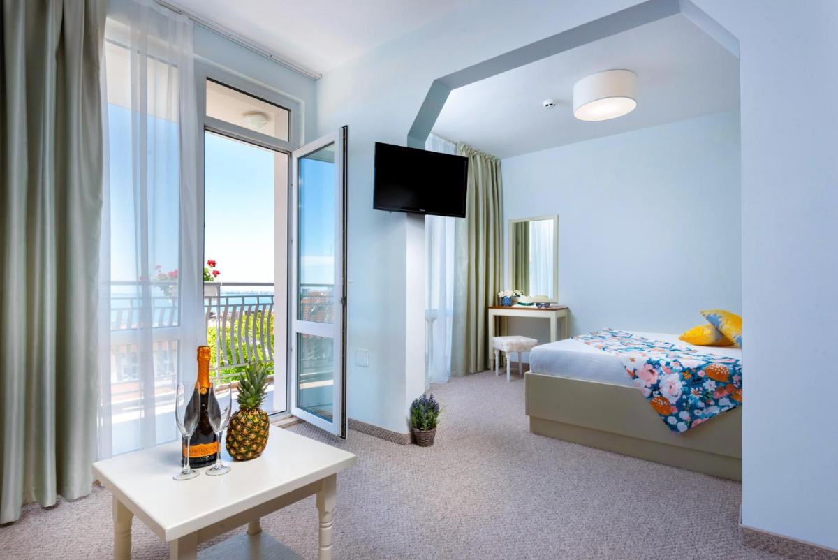 Nassi Hotel - Housity