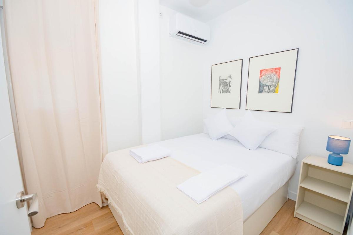 For You Rentals Cozy and charming 3-bedroom apartment TEMPORAL in Madrid ASO180 - Housity