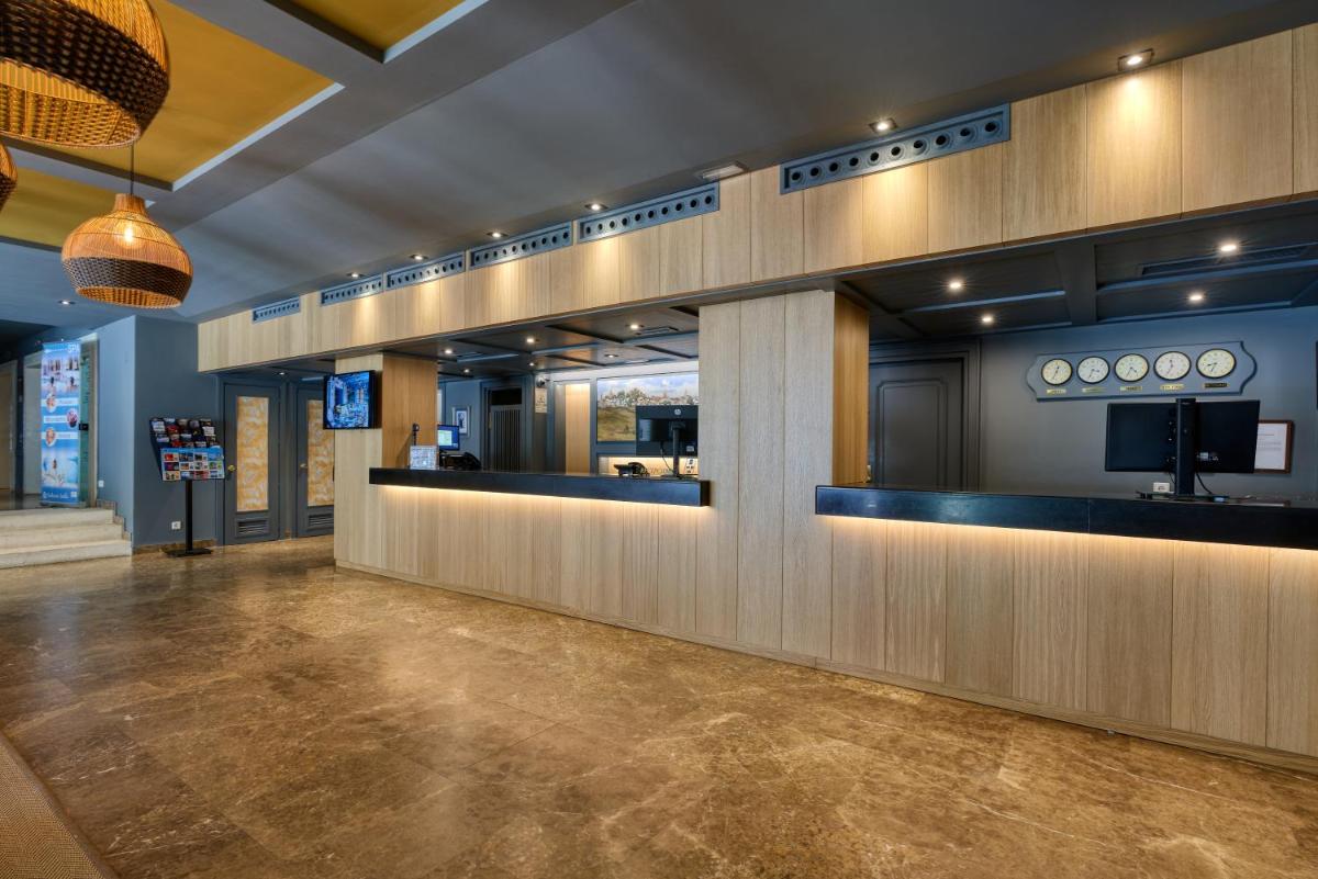 El vestíbulo o zona de recepción de Hotel Jerez & Spa