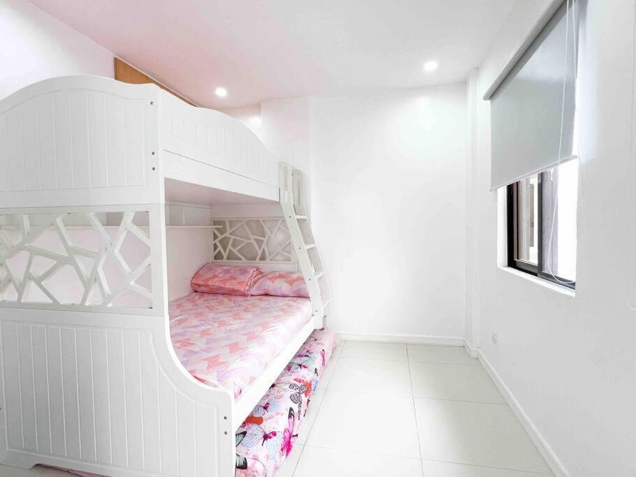 Suitetrails - Elegantly Presented Spacious 3 Bedroom House