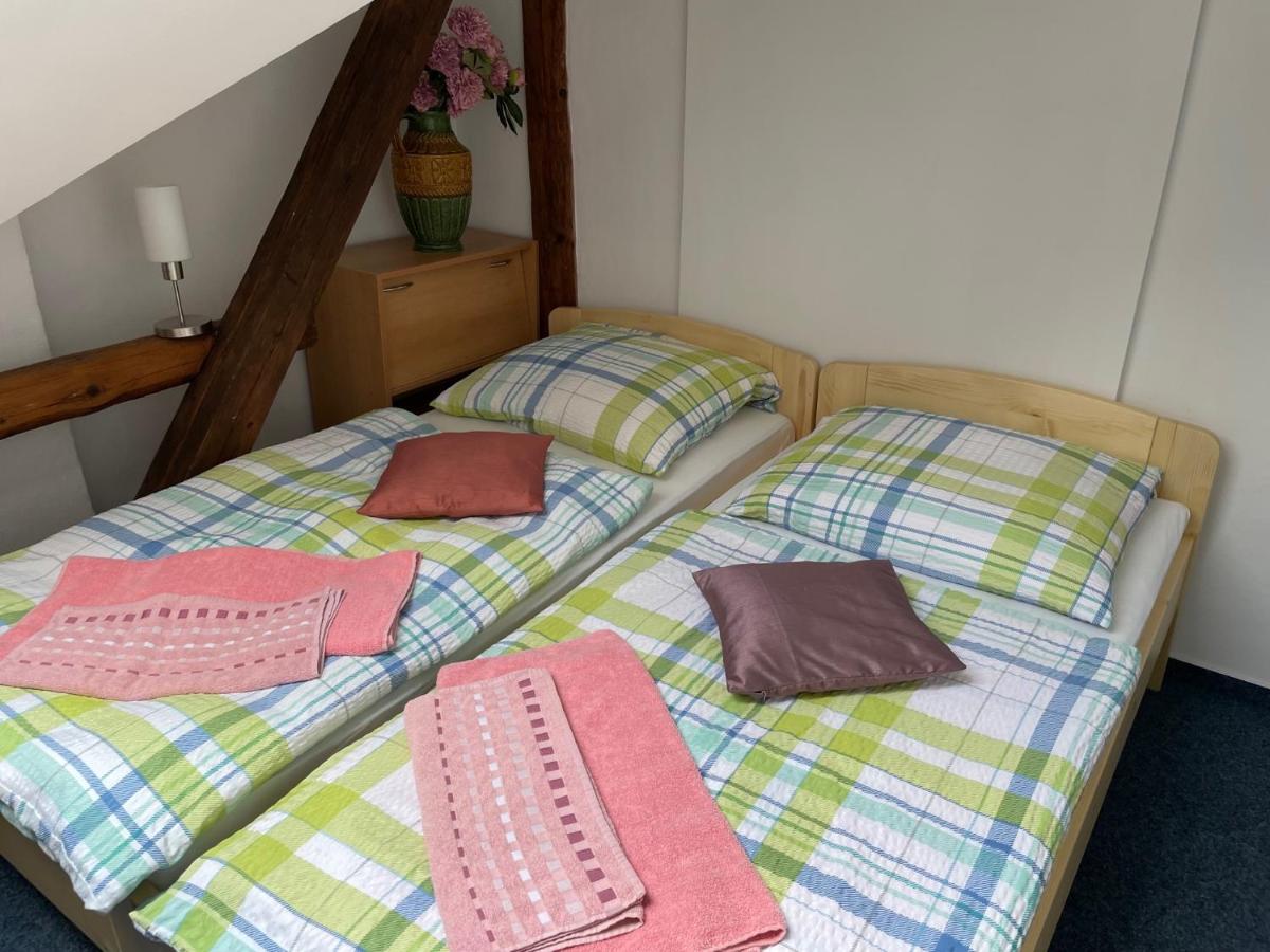 Penzion Kamenný Dvůr - Housity