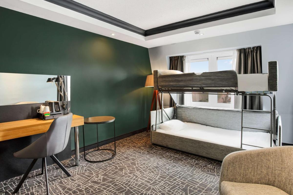 Radisson Hotel York - Housity