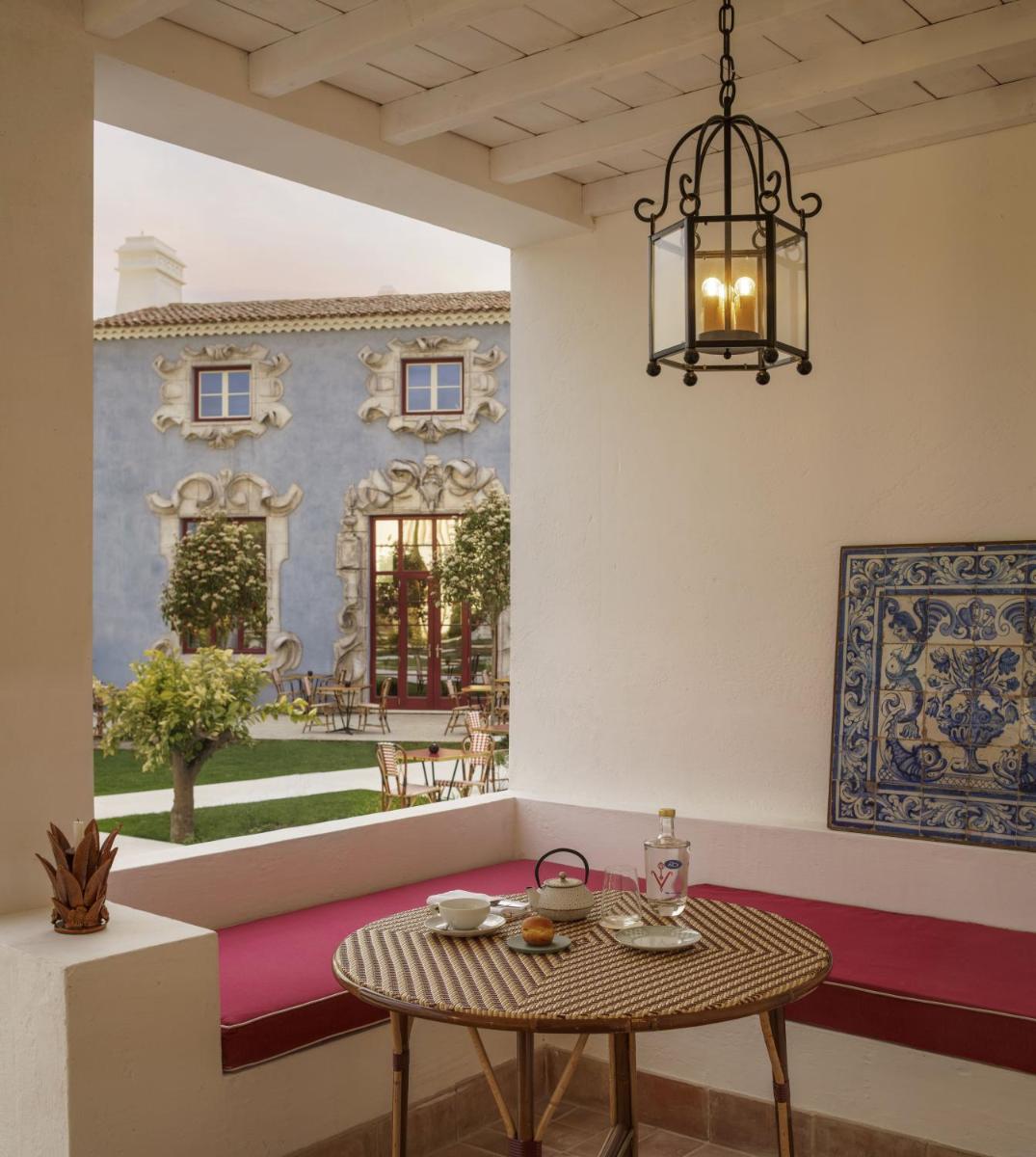 Uma área de estar em Vermelho Melides - Relais & Châteaux