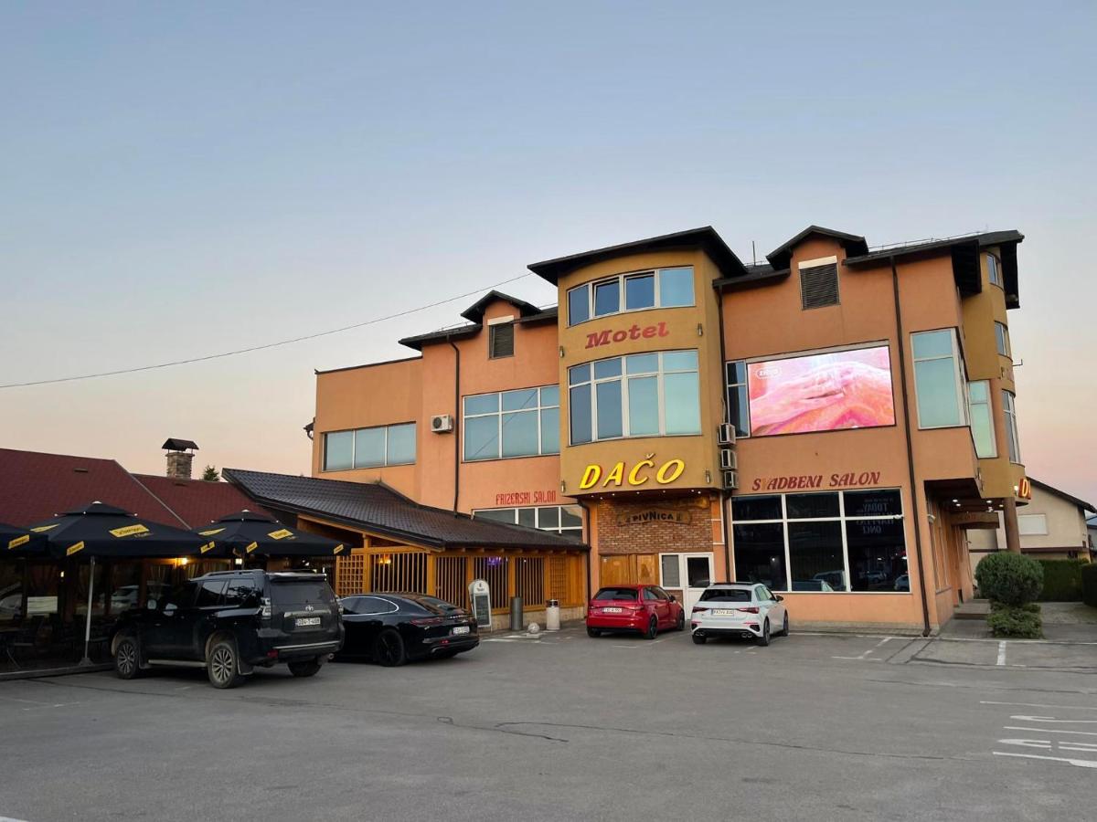 Motel Dačo - Housity
