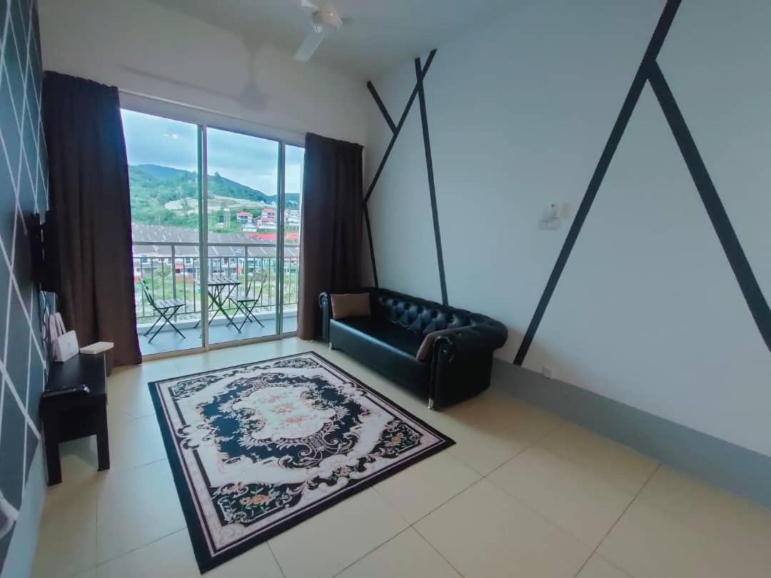 Golden Hills Pasar Malam 3 Bedroom Apartment J LouvRe - Housity