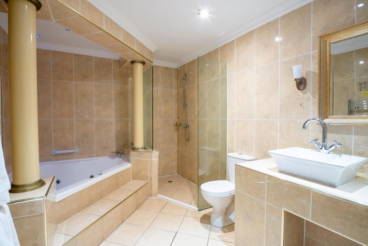 Beaufort Park Hotel - Housity