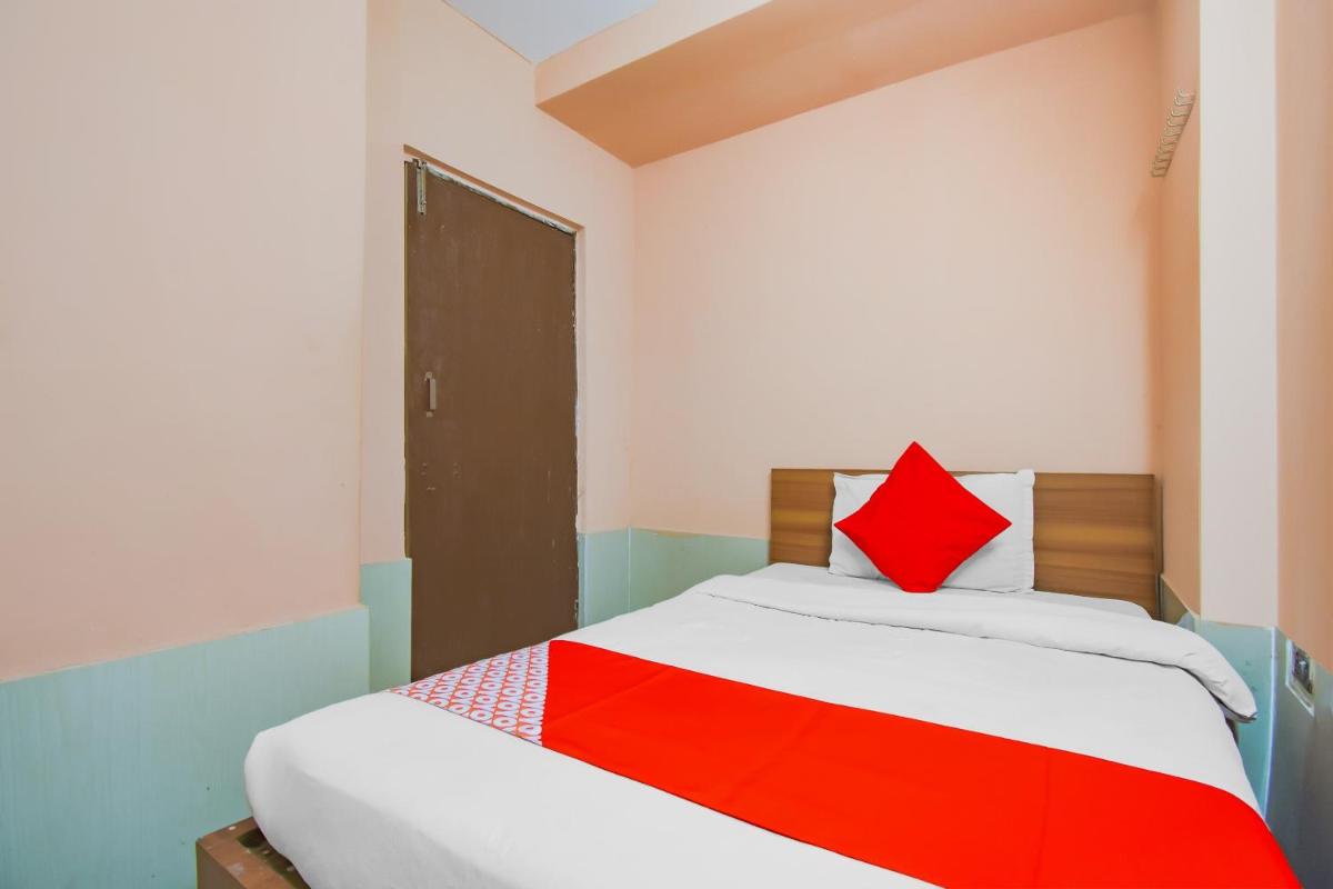OYO A B Guest House Near Netaji Subhash Chandra Bose International Airport - Housity