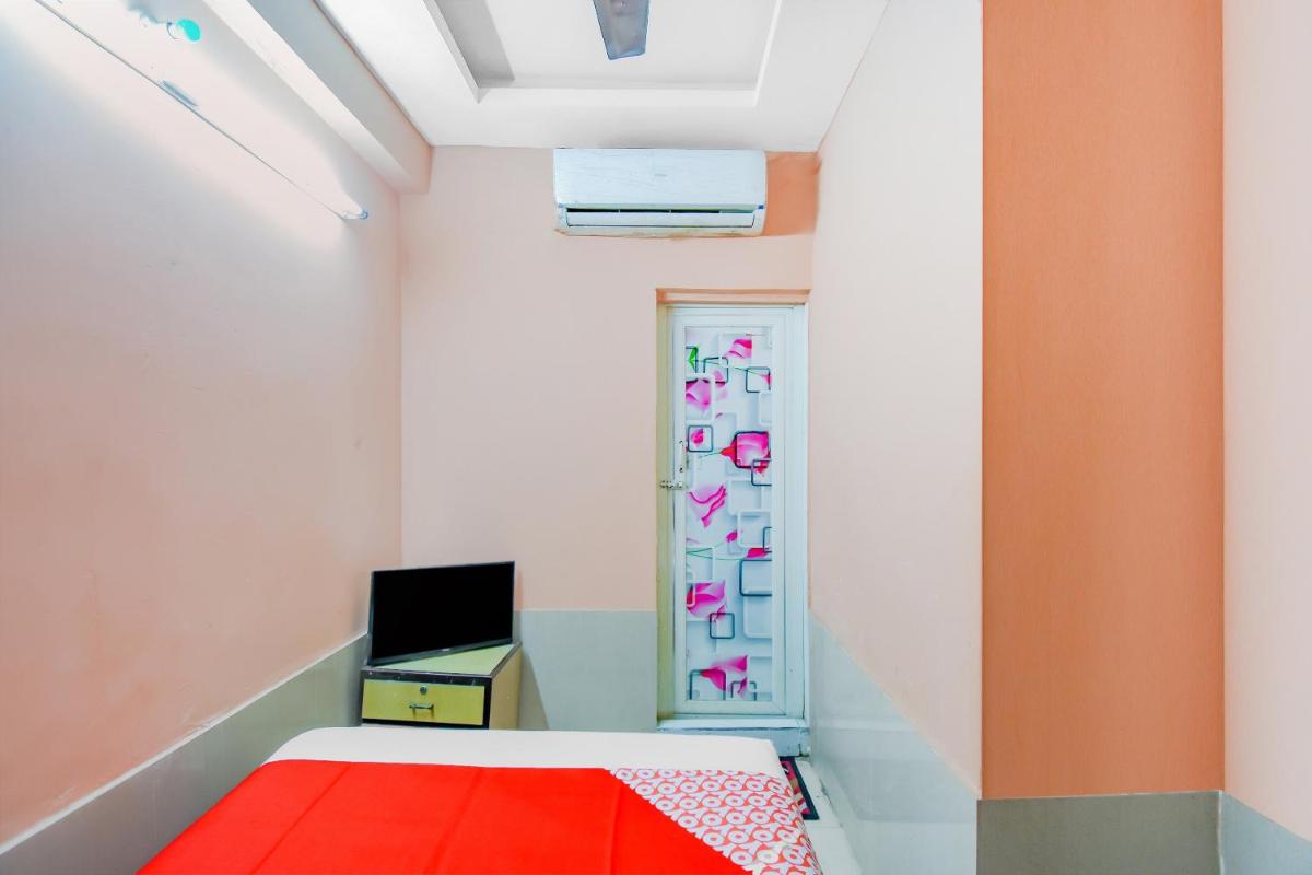 OYO A B Guest House Near Netaji Subhash Chandra Bose International Airport - Housity