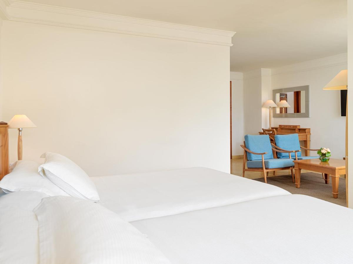 Cama o camas de una habitación en Boutique Hotel H10 Blue Mar - Adults Only