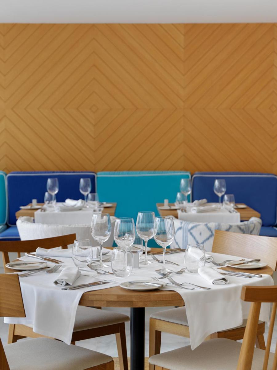 Bebidas en Boutique Hotel H10 Blue Mar - Adults Only
